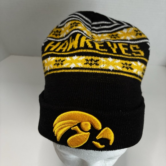 Other - Iowa‎ Hawkeyes Beanie Black Yellow Embroidered Logo Front Back Knit Warm